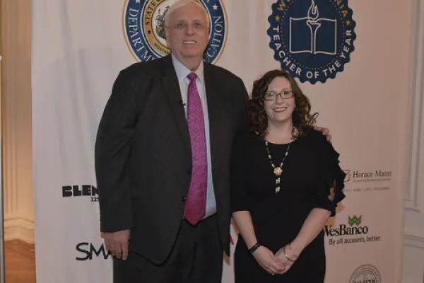 Governor Jim Justice poses with Jada