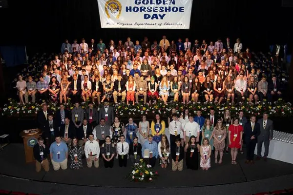 2019 Golden Horseshoe Winners on Stage