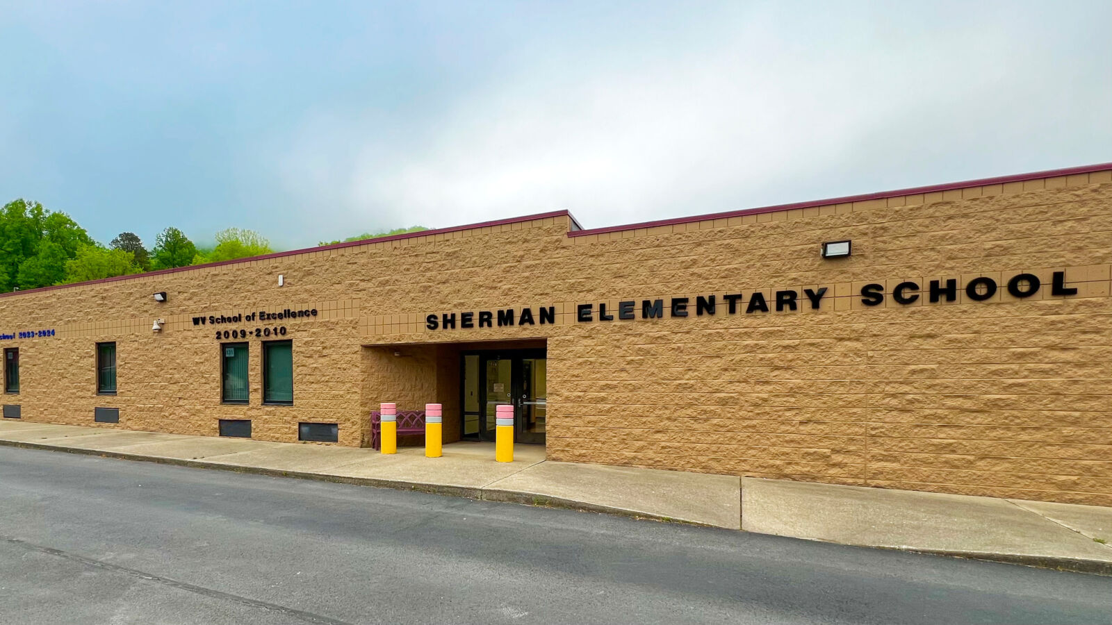 Sherman Elementary School photo